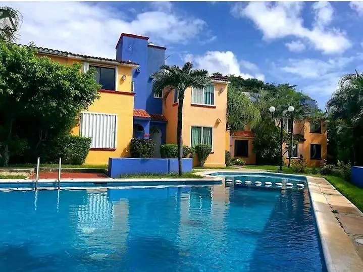 Cozy Townhouse In Great Location Apartment Cancun